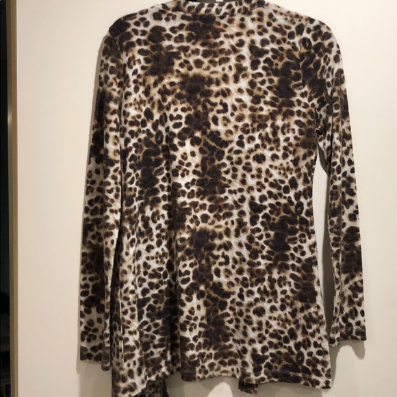 Leopard/cheetah print cardigan size medium - Picture 4 of 4
